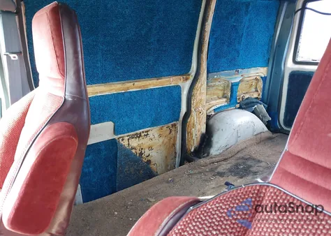 1992 GMC Safari из США, поврежденный, VIN 1GTDM15Z6NB528589